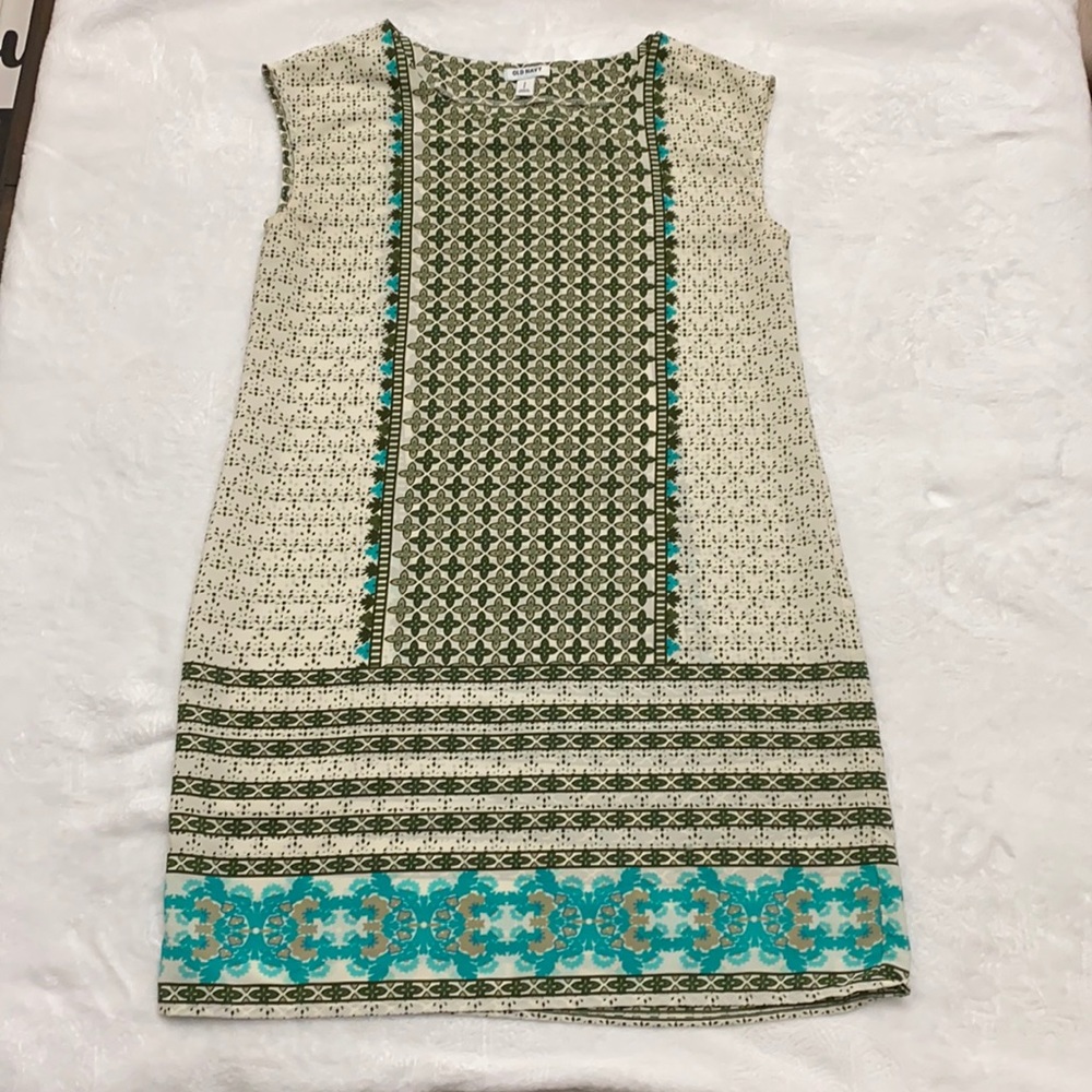 Cute dress! - Picture 1 of 3